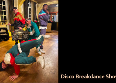 Breakdance act in thema disco show dans act