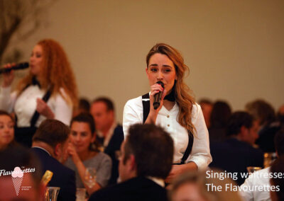 Singing waitresses the Flavourettes