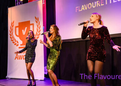 Singing waitresses the Flavourettes