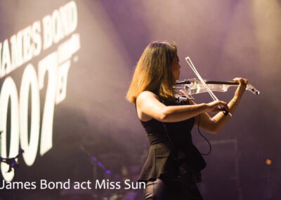 James Bond themafeest acts