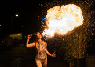 Vuur show vuur spuwen vuur poi fire candles