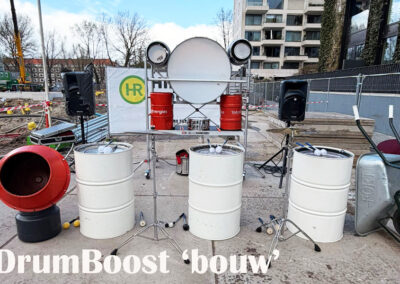 Percussie act bouw eerste paal slaan start bouw