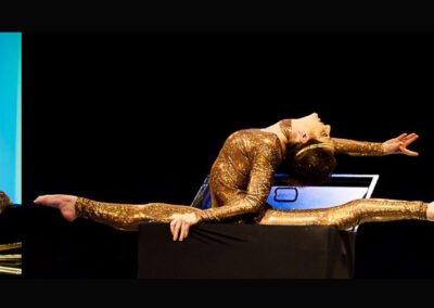 Grond acrobatiek contorsie openingsact