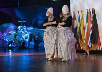 The Dutch clog dancers will welcome the guests
