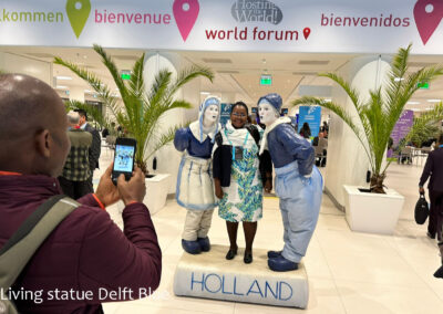 Levend standbeeld - interactief, animatie Delftsch blauw